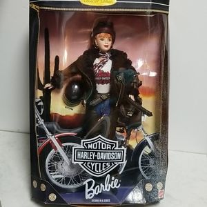 🌻1998 Harley Davidson Barbie Red Head